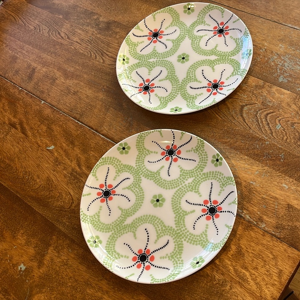 Anthropologie set of two floral dinner plates dotted daisies